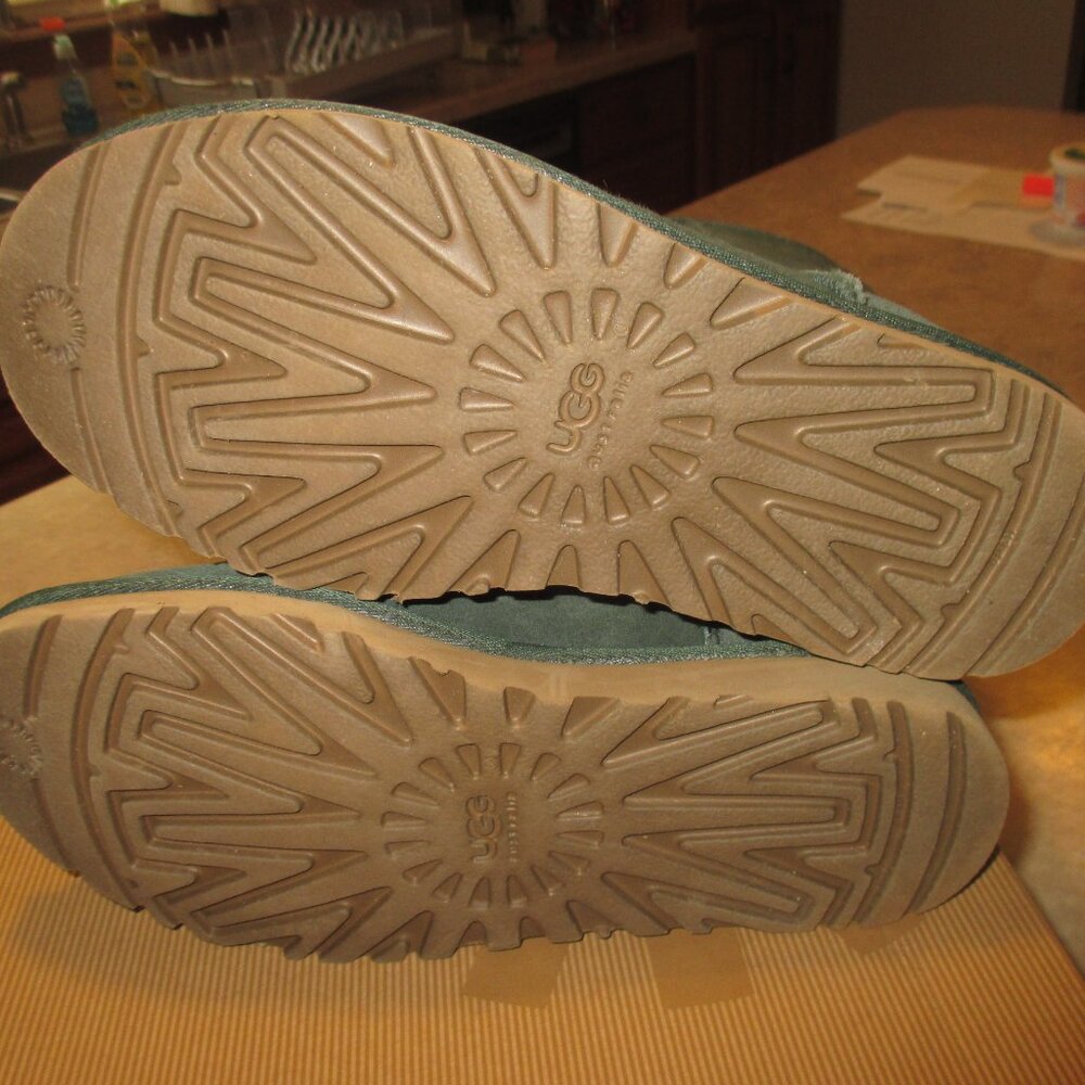 Boots - Picture 2 of 4